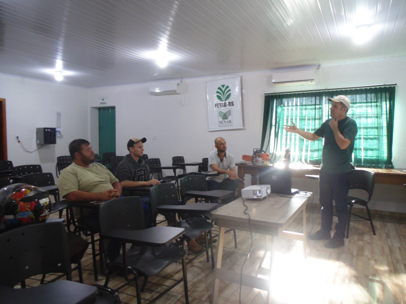 CURSO EM PARCERIA COM O SENAR